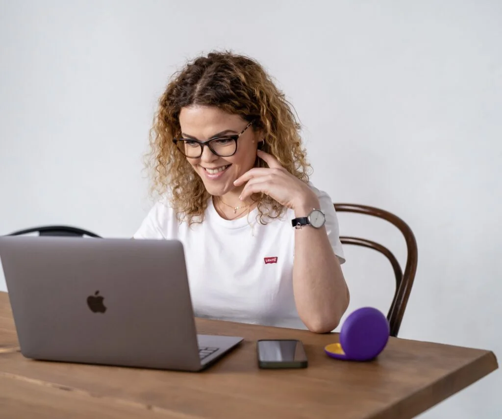 KS-Fogszabalyozo-studio-lathatalan-fogszabalyozas