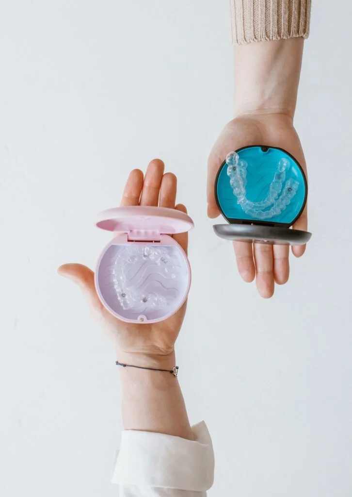 KS-Fogszabalyozo-studio-lathatalan-fogszabalyozas