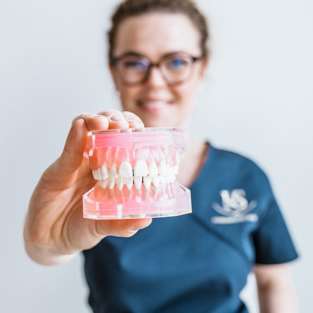 KS-Fogszabalyozo-studio-lathatalan-fogszabalyozas